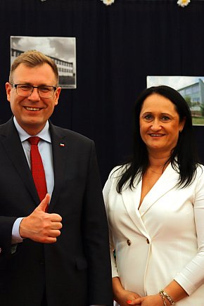 Szkoła w Kamionie ma 60 lat i... nową halę-15760
