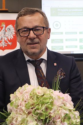 Wójt Jan Kraśniewski z absolutorium i wotum zaufania-15800