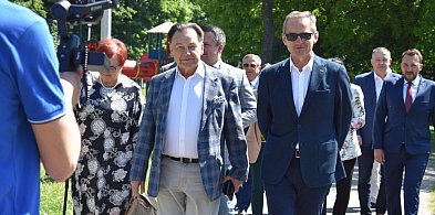 Marszałek Adam Struzik z nieprzypadkową wizytą w ogródku jordanowskim-67802