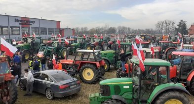 Rolnicy z naszego powiatu w drodze na Warszawę, ciągników przybywa-72836