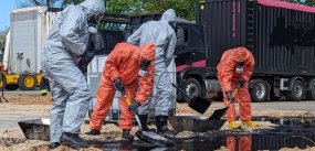 Chemiczny wyciek w Kożuszkach: straż podsumowuje akcję