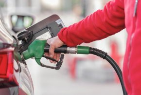 Ceny paliw. Kierowcy nie odczują zmian, eksperci mówią o "napiętej sytuacji"-74285