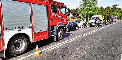 Zderzenie dwóch samochodów w Młodzieszynku-74587