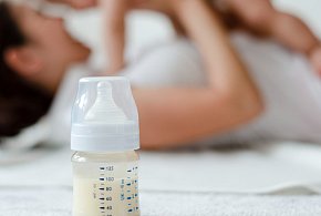 Groźna bakteria w mleku dla niemowląt. Nie podawaj dzieciom!-74638