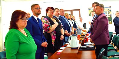Pierwsza sesja w Rybnie, nowe prezydium wybrane-74646