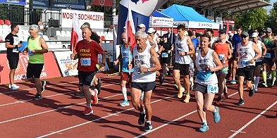 Półmaraton Szlakiem Walk nad Bzurą. Ponad setka biegaczy na starcie-77841