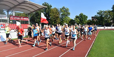 Andrzej Starżyński wygrywa Półmaraton Szlakiem Walk nad Bzurą-77843