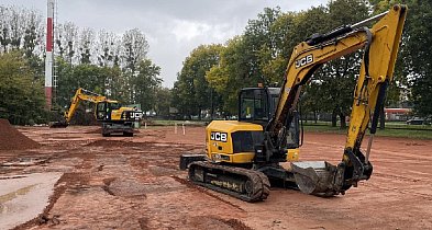 Tych kortów już nie ma, będą nowe, oświetlone, czyli metamorfoza stadionów trwa-78865