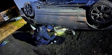 Policja o wypadku BMW na Trojanowskiej. Nieprzytomny 19-latek trafił do szpitala-79797