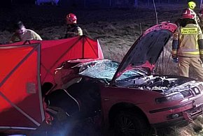 Tragedia pod Płońskiem. Samochód rozpadł się na dwie części-80524