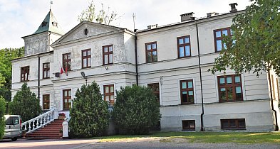 Pałac i park w Giżycach znowu na sprzedaż, czy los się odmieni?-80720