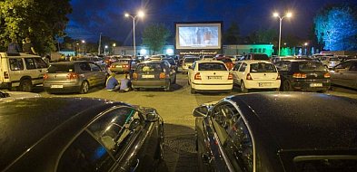 Kino Letnie w Sochaczewie: będzie 6 seansów, jeden dla zmotoryzowanych-83769