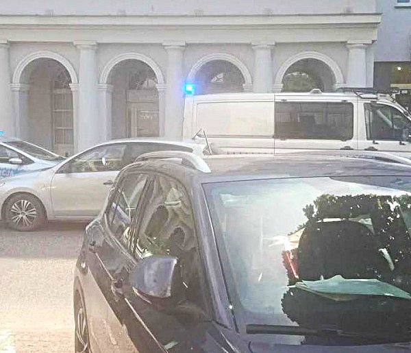 Interwencja na Warszawskiej, na miejscu wszystkie służby-83781