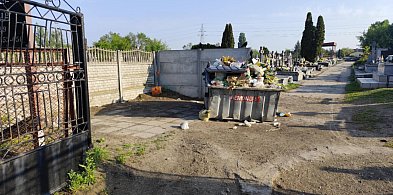 Można? Można. Cmentarz w Trojanowie ogarnięty-83821