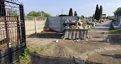Można? Można. Cmentarz w Trojanowie ogarnięty-83821