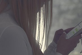 Odgórny zakaz telefonów w szkołach? MEN zdradza plany zmian-84468