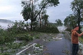 Nawałnica nad pobliskim Drobinem, groźnie w pogodzie-84560