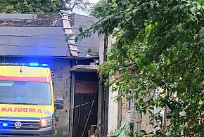 Młodzieszyn: mężczyzna spadł z dachu, na miejscu wszystkie służby-84824