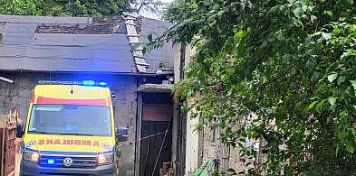 Młodzieszyn: mężczyzna spadł z dachu, na miejscu wszystkie służby-84824
