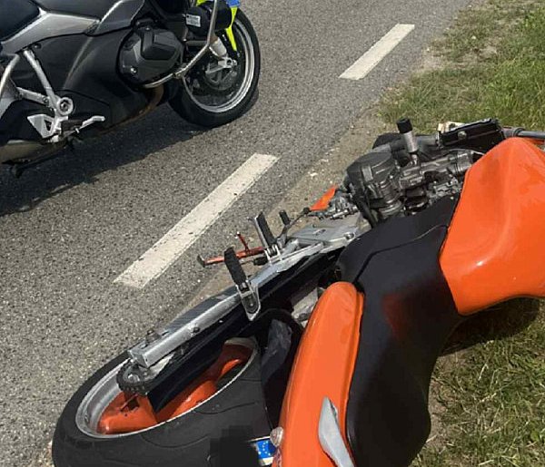 Pościg za motocyklistą przez powiat sochaczewski, za kierownicą 17-latek-84921