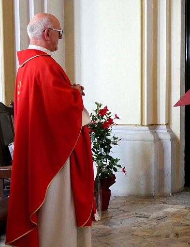 Młodzieszyn: parafianie pożegnali proboszcza Jana Rawę-85205