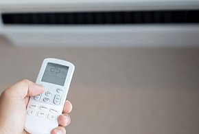 Chłodzisz się klimatyzacją? Oto, co najczęściej robią źle Polacy-85304