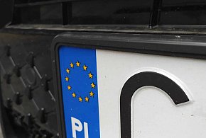 Rejestracja auta przez internet i koniec z przynoszeniem tablic. Rząd przyjął...-85312