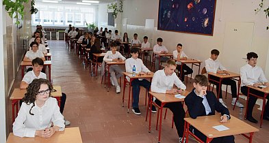 Egzamin ósmoklasisty 2025 w powiecie: wiemy, którym uczniom poszło najlepiej-85331