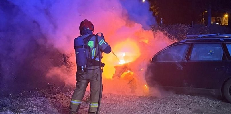W jednym miejscu i czasie. Podejrzane pożary samochodów w Sochaczewie - 86219