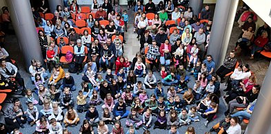 Dwa darmowe spektakle dla dzieci, zaprasza burmistrz i miejska biblioteka-86371