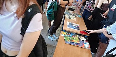 Ruszają kiermasze. Czy kupujecie używane podręczniki? [SONDA]-86737