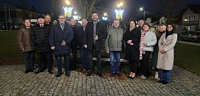 Iłowski rynek rozświetlony świątecznymi iluminacjami
