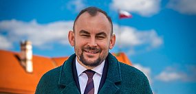 Burmistrz Janiak: gdybym mógł, spałbym na ulicy