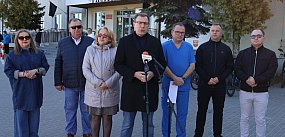 O służbie zdrowia pod szpitalem w Sochaczewie