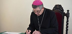 Jest dyspensa od biskupa łowickiego, ale są też warunki