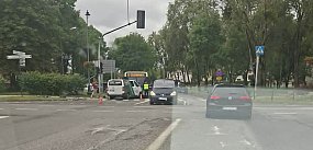 Wypadek w centrum miasta, jedna osoba poszkodowana