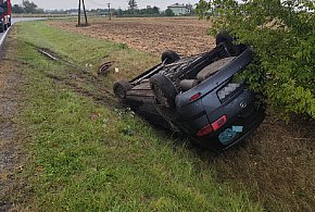 Dachowanie w Giżyczkach, kierująca miała szczęście w nieszczęściu-86784