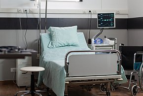 Lek wycofany z powodu zanieczyszczeń. W środku znaleziono fragmenty szkła-88345