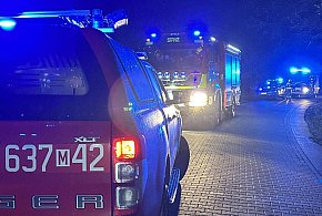 Auto w rowie w Witkowicach, poszkodowana trafiła do szpitala-88448