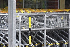 Czy 1 listopada zrobisz zakupy? Ten weekend zaskoczy wielu klientów-88522