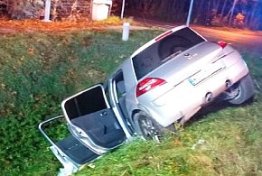 Wypadek w Dachowej. Kierowca osobówki poszkodowany-88853