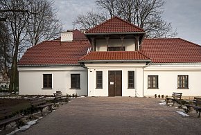 Pod kryształowym niebem: nowa wystawa czasowa w Muzeum Ziemi Błońskiej-88892