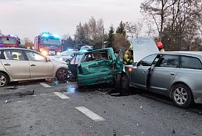 Zderzenie trzech samochodów na DK 92, droga zablokowana-89054