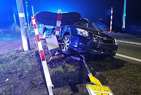 Kierowca Toyoty kontra przejazd kolejowy w Nowym Żylinie-89292