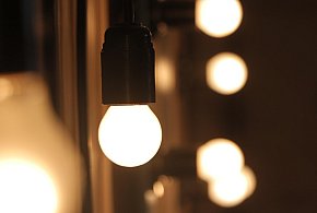 Rachunki za prąd pójdą w dół. Rząd usuwa opłatę doliczaną od lat-89401