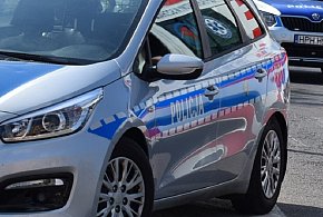 Zwłoki młodego mężczyzny odkryte w przydrożnym rowie-89448