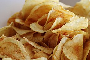 Podatek tłuszczowy uderzy w przekąski? Posłowie pokazują projekt-89777