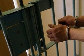 Upojony kierowca BMW zatrzymany przez policjanta po służbie, pomogła żona