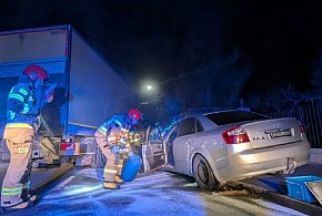Zderzenie osobówki z ciężarówką na Inżynierskiej