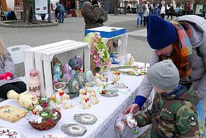 Kiermasz wielkanocny w Błoniu: gar żurku gotowanego na żywo i moc atrakcji